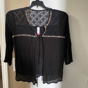No Boundaries Junior/women medium blouse